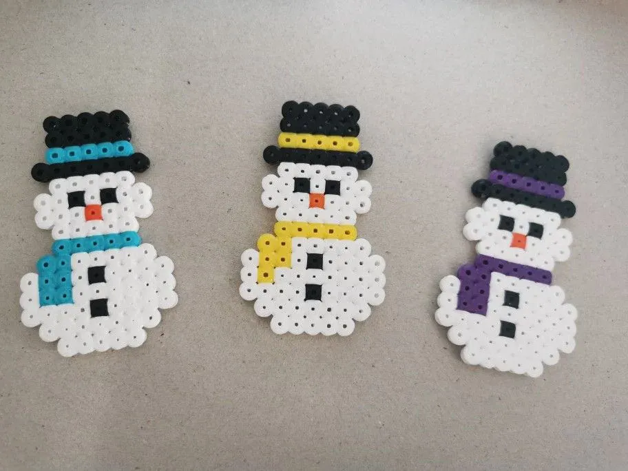 Snögubbar julpärlplatta