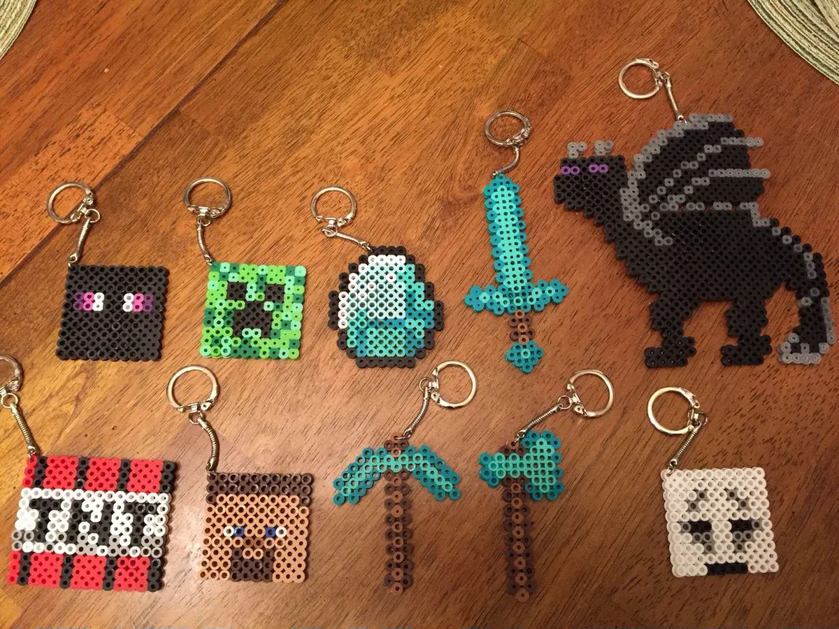 Samling minecraft nyckelringar pärlplattor